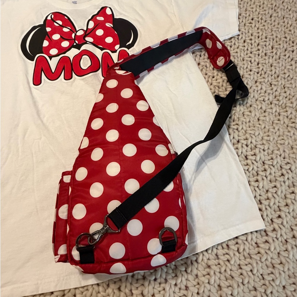 Set Of 2 Disney T-shirt And Lug Archer Sling Shoulder Crossbody Polka Dots Bag - Picture 8 of 10